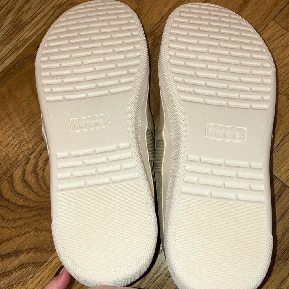 Kensie Stephanie Tan Shoes New in Box Casual White Support Neutral Versatile - Picture 7 of 7